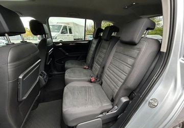 Volkswagen Touran III 1.5 TSI EVO 150KM 2023 Volkswagen Touran Highline Pakiety, ACC, Digital Cockpit, Kamera cofania,, zdjęcie 18