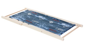 Красивый деревянный шезлонг в пляжном саду DENDRO