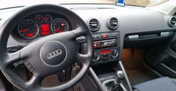 Audi A3 8P Hatchback 3d 2.0 FSI 150KM 2003 Audi A3 3-drzwiowe Audi A3 3-drzwiowe 2.0 FSI Attraction 2.0 Benzyna 150KM, zdjęcie 10
