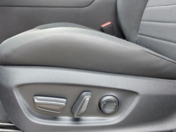 Toyota C-HR II SUV Plug-In 2.0 Hybrid Dynamic Force Plug-in  223KM 2025 Executive 2.0 Plug-in Hybrid Dynamic Force 223KM | Podgrzewane fotele!, zdjęcie 3