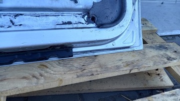 DVEŘE LEVÉ PŘEDNÍ VW POLO III 01R