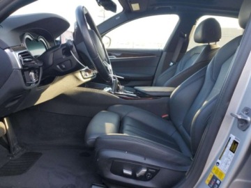 BMW Seria 5 G30-G31 2019 BMW Seria 5 530E 2019 2.0l 2.0 Hybryda 248KM, zdjęcie 7