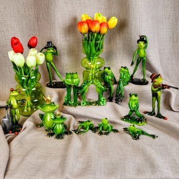 ФИГУРКА ЛЯГУШКА С КОРОНОЙ 12Х10,5Х8