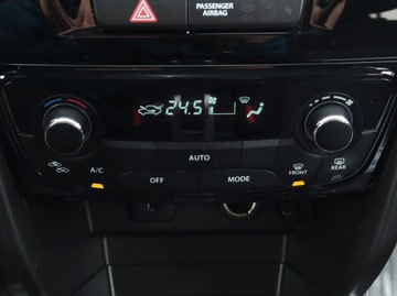 Suzuki Vitara III SUV Facelifting 1.0 BoosterJet 111KM 2018 Suzuki Vitara 1.0 BoosterJet, Salon Polska, zdjęcie 12