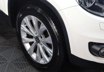 Volkswagen Tiguan I SUV Facelifting 1.4 TSI BlueMotion 160KM 2012 Volkswagen Tiguan Tiguan_Panoramiczny dach_Alufelgi17_Podgrzewane fotele, zdjęcie 31