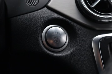 Mercedes CLA C117 Shooting Brake Facelifting 1.6 180 122KM 2018 Mercedes CLA 180, Automat, Skóra, Navi, Klima, zdjęcie 23