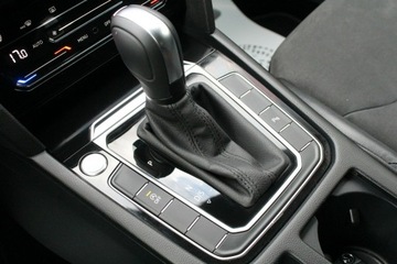 Volkswagen Arteon Fastback Facelifting 2.0 TDI SCR 150KM 2021 Volkswagen Arteon R-LINE Shooting Brake 2.0 TDI Salon PL SelectCar+ FV23%, zdjęcie 21