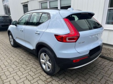 Volvo XC40 Crossover Facelifting 2.0 B3 163KM 2026 2.0 B3 Essential (163 KM) Hak holowniczy, składany, zdjęcie 2