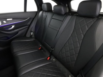 Mercedes Klasa E W213 Kombi 2.0 220d 194KM 2018 Mercedes E 220 FV-23% AMG-Line Automat Panorama, zdjęcie 16