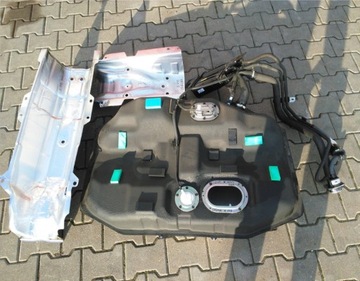 KIA OPTIMA IV 2015-8 2.0 TURBO NÁDRŽ PALIVA