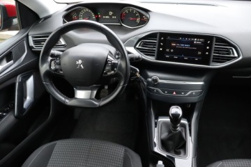 Peugeot 308 II Hatchback Facelifting 1.2 PureTech 110KM 2019 Peugeot 308 1.2 PureTech, Salon Polska, zdjęcie 6