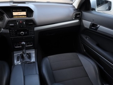 Mercedes Klasa E W212 Coupe 250 CGI BlueEFFICIENCY 204KM 2010 Mercedes E E 250, Automat, Skóra, Xenon, Klima, zdjęcie 7