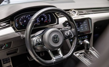 Volkswagen Arteon Fastback 2.0 TSI 272KM 2019 Volkswagen Arteon 2.0 TSI 4Motion R-Line DSG 2.0 Benzyna 272KM, zdjęcie 9