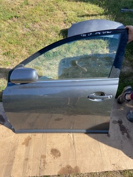 TOYOTA AVENSIS T25 DRZWI LEWY PRZÓD 1F6 LEWE