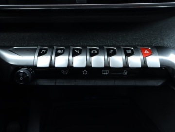 Peugeot 3008 II Crossover 1.2 PureTech 130KM 2018 Peugeot 3008 1.2 PureTech, Skóra, Navi, Klima, zdjęcie 17