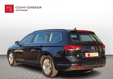 Volkswagen Passat B8 Variant Facelifting 2.0 TDI SCR 200KM 2022 Volkswagen Passat Variant 2.0TDI 200KM DSG BusinessPremium HAK Kamera LED, zdjęcie 2
