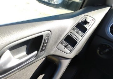 Volkswagen Tiguan I SUV 2.0 TDI CR DPF 140KM 2008 Volkswagen Tiguan 2008r, 2.0 TDI. 4x4. AUTOMAT. Uszkodzony lewy przod Poob, zdjęcie 9