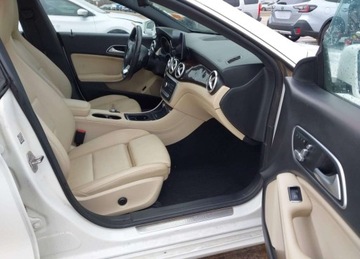 Mercedes CLA C117 Coupe Facelifting 2.0 250 211KM 2018 Mercedes-Benz CLA MERCEDES-BENZ CLA 250 2.0 Benzyna 211KM, zdjęcie 8