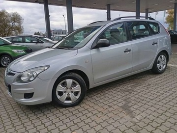 Hyundai i30 I CW Facelifting 1.4 DOHC 109KM 2010 Hyundai i30 1.4i 16v PROSTA benzyna KLIMATYZACJA stan IDEALNY BEZ rdzy 1.4, zdjęcie 4