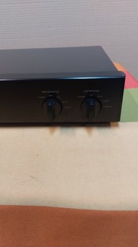 Предусилитель Rotel RC-971