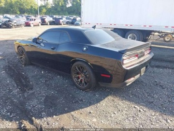 Dodge Challenger III 2016 Dodge Challenger 2016 6.2l 6.2 Benzyna 707KM, zdjęcie 3