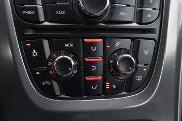 Opel Astra J Hatchback 5d 2.0 CDTI ECOTEC 160KM 2010 Opel Astra 2.0 CDTI, Klima, Klimatronic, Tempomat, zdjęcie 16