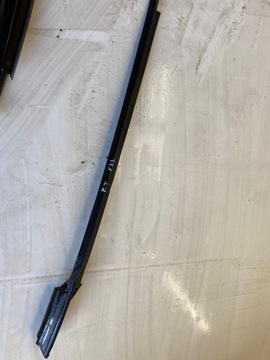 BMW F33 CABRIO LISTWA SZYBY PRAWA 7295572