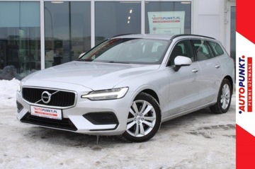 Volvo V60 II  2021 Volvo V60 Momentum Pro