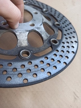 Передний тормозной диск на Suzuki gsx600f 88-95