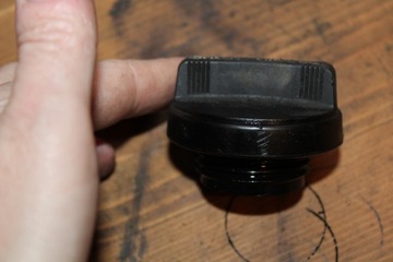 КРЫШКА МАСЛЯНОГО ЗАЛИВА TOYOTA AVENSIS RAV 4 COROLLA D4D