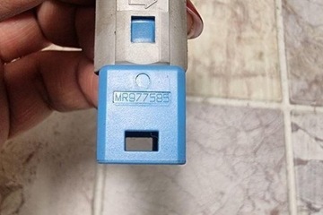 SENZOR PEDÁLU BRZDY MITSUBISHI COLT VI (Z3_A Z2_A) MR977585 1.5L DIESEL