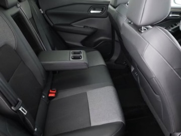 Nissan Qashqai III Crossover Facelifting 1.3 DIG-T MHEV 140KM 2025 Od ręki - N-Connecta 1.3 DIG-T mHEV 140KM, zdjęcie 11