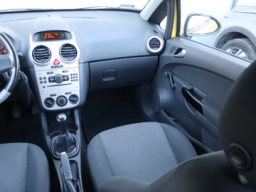 Opel Corsa D Hatchback 1.2 Twinport ECOTEC 70KM 2010 Opel Corsa 1.2, zdjęcie 7