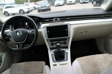 Volkswagen Passat B8 Variant 2.0 TDI BlueMotion SCR 150KM 2017 Volkswagen Passat Salon Polska I właściciel, zdjęcie 14