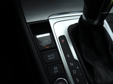 Volkswagen Passat B7 Variant 2.0 TDI CR DPF BlueMotion 140KM 2013 VW Passat 2.0 TDI, Salon Polska, DSG, Navi, Xenon, zdjęcie 16