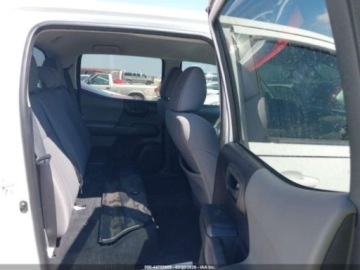 Toyota Tacoma II 2021 Toyota Tacoma TOYOTA TACOMA SR 2.7 Benzyna 159KM, zdjęcie 9