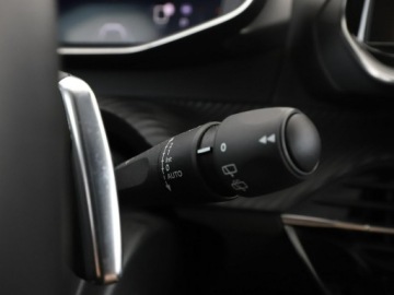 Peugeot 2008 II SUV 1.2 PureTech 130KM 2022 Peugeot 2008 AllurePack automat półskóra, zdjęcie 34