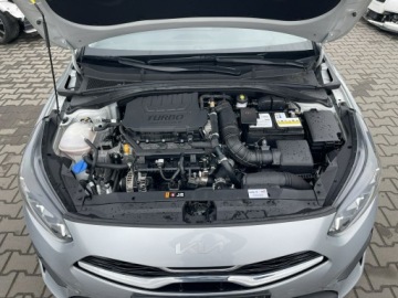 Kia Ceed III Hatchback Facelifting  1.5 T-GDI 160KM 2023 Kia Cee'd PL Hybryda Plug IN Automat Kamera, zdjęcie 11