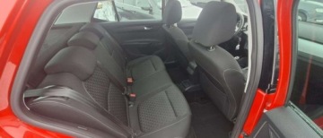 Skoda Fabia III Hatchback 1.2 TSI 90KM 2015 Skoda Fabia Skoda Fabia 1.2 TSI Cool Edition Red amp Grey 1.2 Benzyna, zdjęcie 28