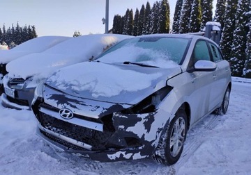 Hyundai i20 II 2015 Hyundai i20 2015r, 1.2 Benzyna. Uszkodzony przod. 1.2 Benzyna 80KM, zdjęcie 1