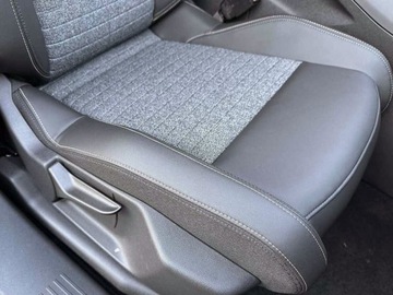 Peugeot 5008 III 2025 Od ręki - Allure 1.2 mHEV 145KM / Pakiety: Bezpieczeństwo, Panorama, zdjęcie 4