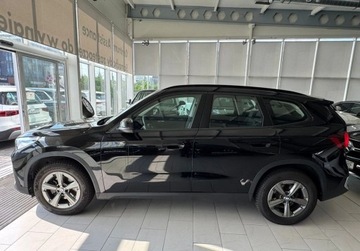BMW X1 U11 Crossover 1.5 18i 136KM 2023 BMW X1 nowy model, skora perforowana 1.5 Benzyna 136KM, zdjęcie 18
