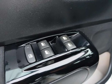 Citroen C3 III Hatchback 1.2 PureTech 82KM 2017 Citroen C3 1,2 Benzyna LPG Pelne wyposazenie 1.2 BenzynaLPG 82KM, zdjęcie 18