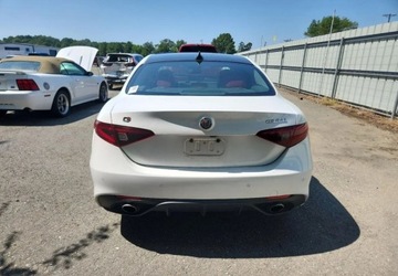 Alfa Romeo Giulia II Sedan 2.0 TBi 280KM 2017 Alfa Romeo Giulia Auta z USA - Zapytaj o wiecej ofert 2.0 Benzyna 280KM, zdjęcie 6