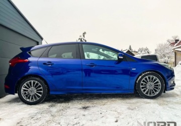 Ford Focus III Sedan Facelifting 1.0 EcoBoost 125KM 2017 Ford Focus Bezwypadkowy, FV23, ST-Line, KredytowanieLeasing, gwarancja 12m, zdjęcie 1