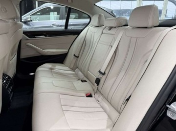 BMW Seria 5 G30-G31 Limuzyna 520d 190KM 2019 BMW Seria 5 520d xDrive Luxury Line Kamera cofania Nawigacja Salon Pols, zdjęcie 11