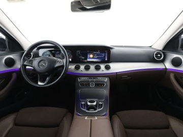 Mercedes Klasa E W213 Kombi 2.0 250 211KM 2017 Mercedes E 250 Avantgarde E250 kamera navi automat, zdjęcie 14