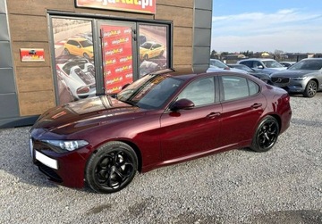 Alfa Romeo Giulia II Sedan 2.0 Turbo 200KM 2019 Alfa Romeo Giulia GIULIA 2.0 BENZ 200 KM Salon PL 2019r Warszawa 2.0