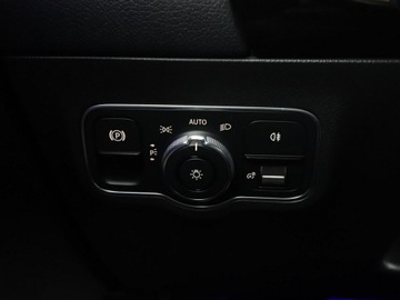 Mercedes Klasa B W247 Sports Tourer 1.3 B180  136KM 2019 Mercedes B 180 Progressive automat skóra navi, zdjęcie 35