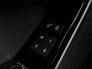 Land Rover Range Rover Velar SUV 2.0 Si4 250KM 2019 Land Rover Range Rover VELAR FV23% 4x4 R-Dynamic, zdjęcie 33